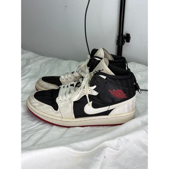 Air Jordan 1 Mid Se "Utility Black White Gym Red" size 8 - Picture 4 of 9